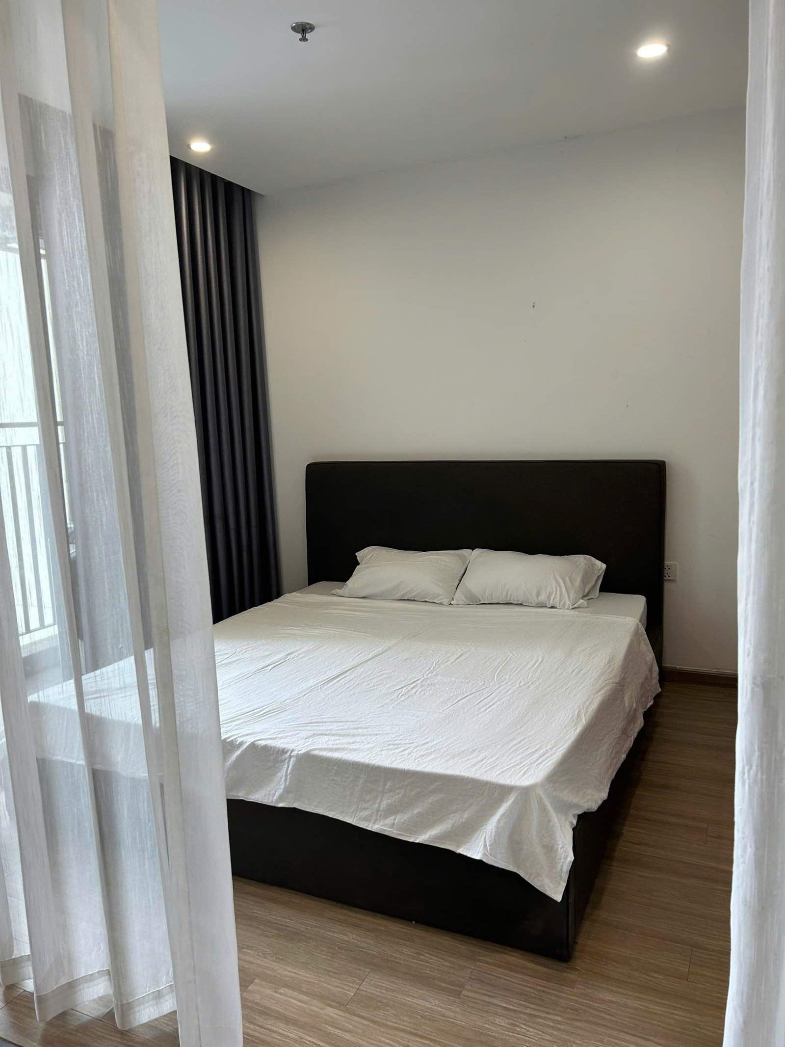 homestay-ocean-park-1-phong-ngu-toa-s1-02-tang-27 (2) Homestay Ocean Park 1PN Tòa S1.02 Tầng 27 | View Nội Khu Đẹp
