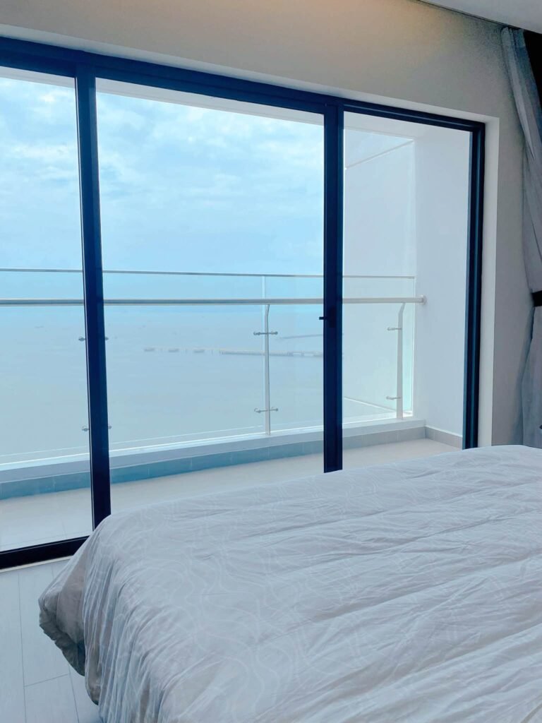 Homestay Sapphire Hạ Long View Biển | Căn Đẹp Ban Công, Giá Tốt 2026