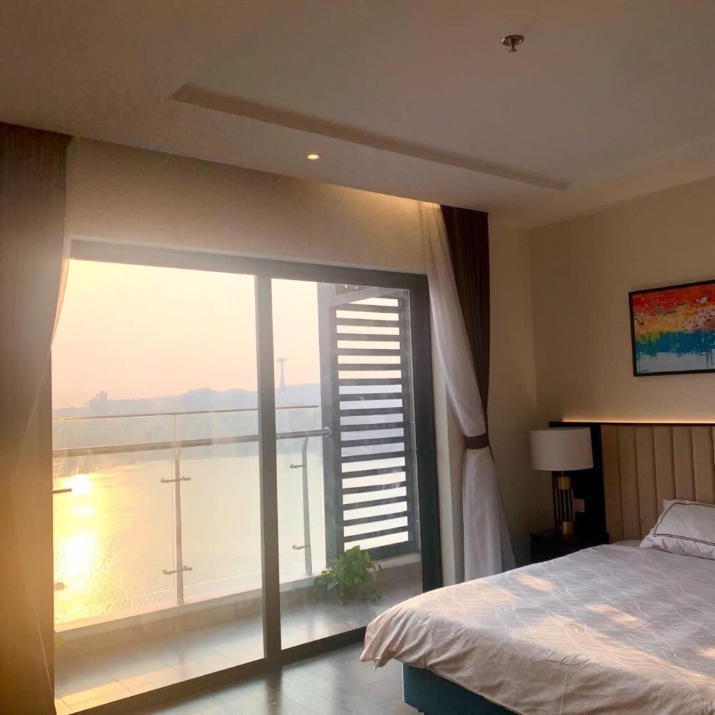 Homestay Studio Sapphire Hạ Long | View Vịnh Đẹp, Giá Tốt 2026