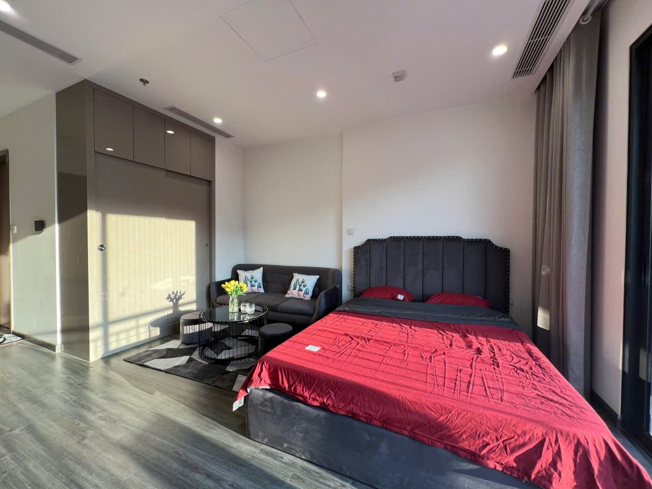 homestay-the-zenpark-ocean-park-studio-co-ban-cong-toa-r1-05 (1) Homestay The Zenpark Ocean Park | Studio Có Ban Công Tòa R1.05