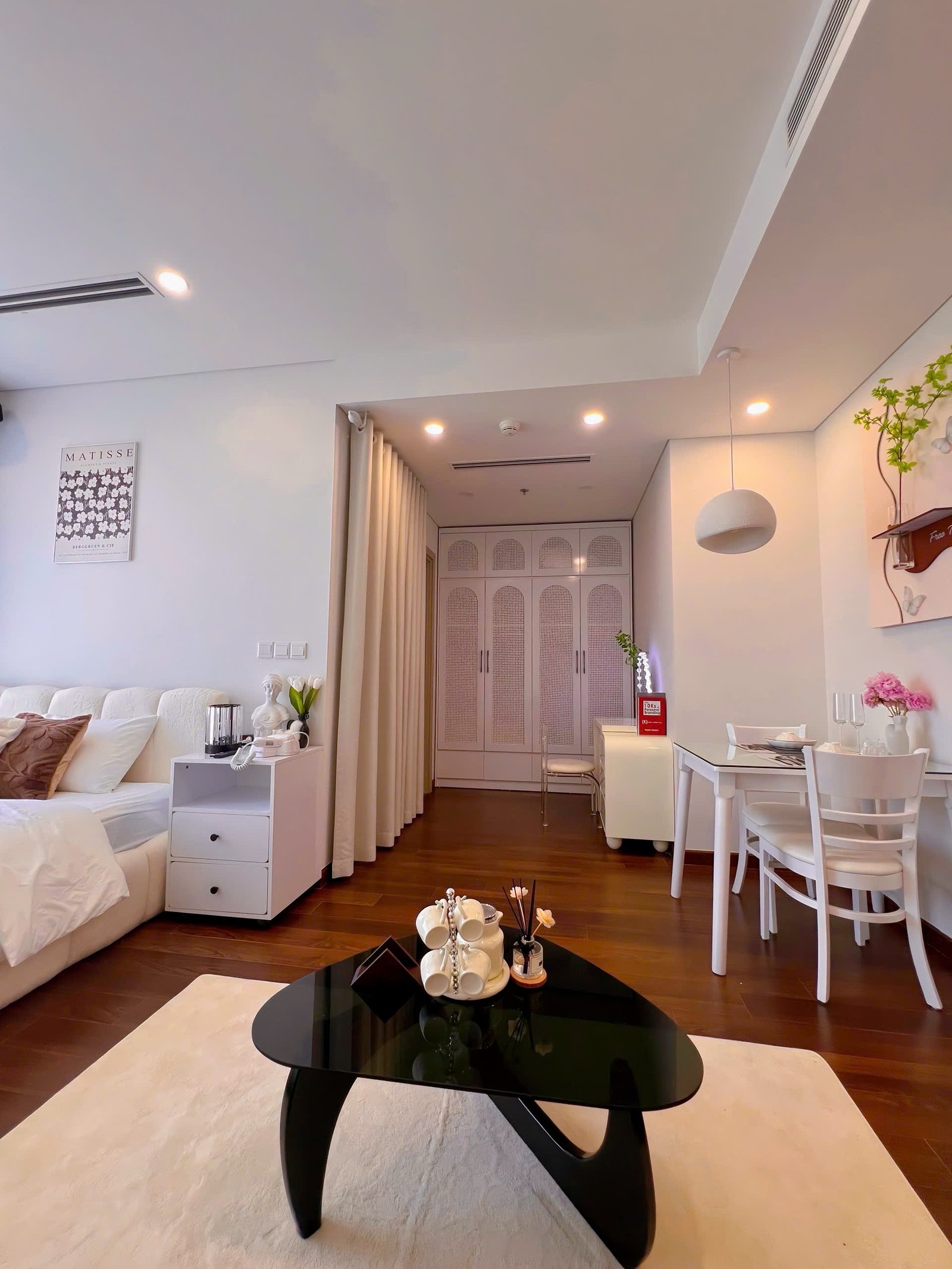 homestay-vinhomes-smart-city-masteri-a-tang-14-view-giua-ho (1) Homestay Masteri A Tầng 14 View Hồ | Vinhomes Smart City