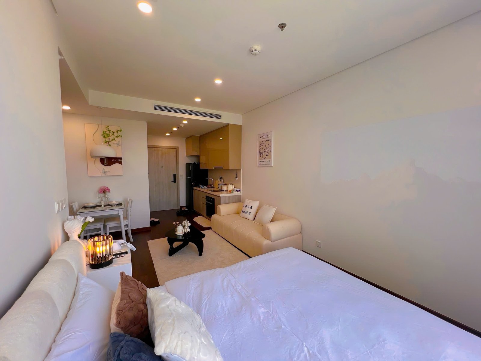homestay-vinhomes-smart-city-masteri-a-tang-14-view-giua-ho (5) Homestay Masteri A Tầng 14 View Hồ | Vinhomes Smart City