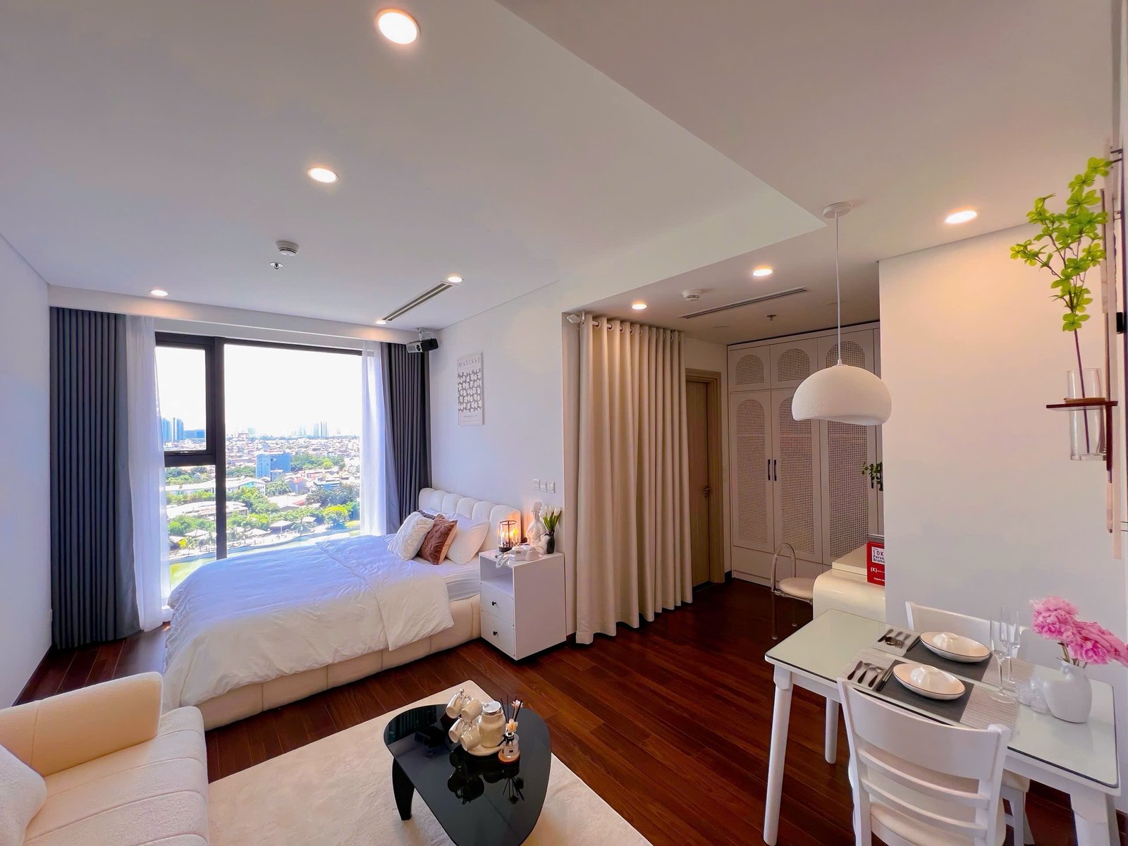 homestay-vinhomes-smart-city-masteri-a-tang-14-view-giua-ho (6) Homestay Masteri A Tầng 14 View Hồ | Vinhomes Smart City